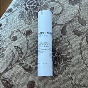 New replenix anti aging age restore brightening moisturizer